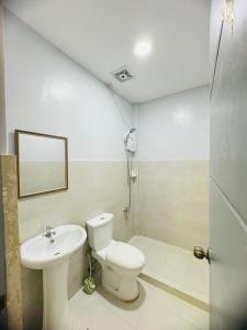 Bathroom sa Studio Style Furnished apartment