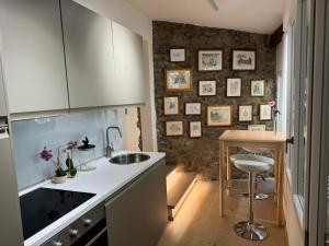Dapur atau dapur kecil di Florence Rock Apartment