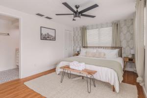 Voodi või voodid majutusasutuse Free Heated Pool 6 MI to Clearwater Beach toas