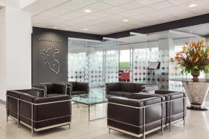Posezení v ubytování Wyndham Costa del Sol Lima Airport