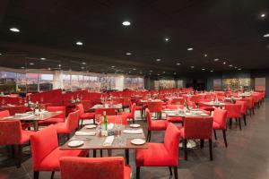 Restaurace v ubytování Wyndham Costa del Sol Lima Airport