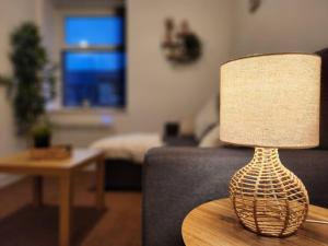 Zona de estar de SuperValue Suite 6 - Fast WiFi, Hotel Linen, Keyless Entry, City only 10 Mins - BY PROPERTY PROMISE
