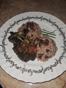 Makanan di atau berdekatan rumah percutian