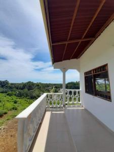 - Balcón de casa con vistas en Casa Majanicho, en Rincón