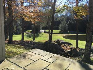 Jardín al aire libre en Catskills Pond Getaway