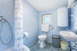 Kúpeľňa v ubytovaní Apartments by the sea Sevid, Trogir - 4287 + 31 fotografií