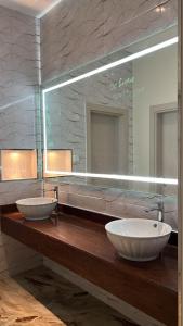 Luxury 5 bedrooms villa in muscat tesisinde bir banyo