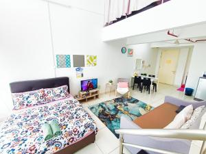 Postel nebo postele na pokoji v ubytování AZFA Duplex Suite at De Centrum Putrajaya Bangi FREE WIFI