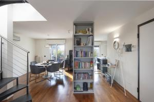 The library in Az apartmant
