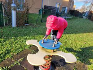 Crianças ficando em Welcome at Elvira's Haus im Linzer Süden mit Garten und Kinderspielplatz