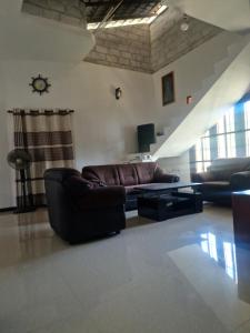 Gallery image of 2 Bed AC Villa - Coconut Beach - SUPER FAST WIFI in Midigama +7 photos