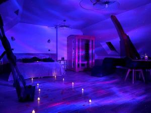 Fotografie z fotogalerie ubytování Love Room Le Chalet / Jacuzzi / Sauna v destinaci Château-Landon