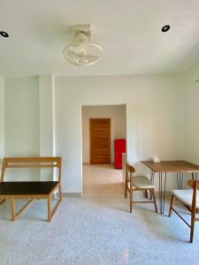 Calamint Residence Hotel ( คาลามิ้นท์)的休息区