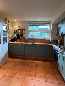 Køkken eller tekøkken på Near Amsterdam, The Hague, Leiden and North Sea