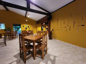 Restaurace v ubytování Espaço Chalé Cereja