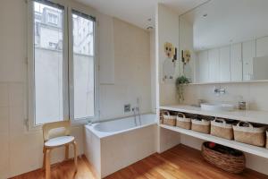 Spacious & colorful flat near Bastille - Paris 12