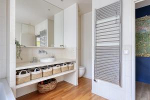 Spacious & colorful flat near Bastille - Paris 12