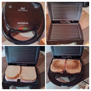 Vier Fotos von einem Toaster mit zwei Sandwiches drin. in der Unterkunft Chale Rio Nascente in Salesópolis