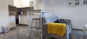 Kuchnia lub aneks kuchenny w obiekcie Precioso apartamento en ares