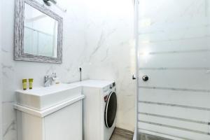 Koupelna v ubytování Nickmar Corfu Apartment + 8 fotografií
