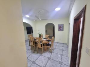 Galeriebild der Unterkunft B's Classic and Cozy Apartments in Cape Coast