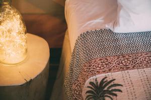Postel nebo postele na pokoji v ubytování NOMAD GLAMPING