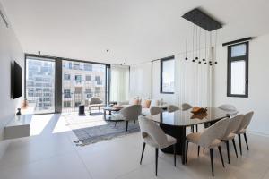 High Living Sea View by Five Stay