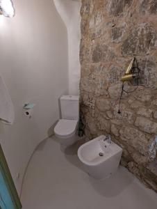 Ένα μπάνιο στο Authentic stone house