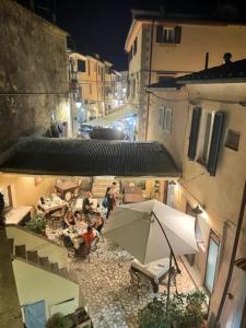 A balcony or terrace at La Fortezza