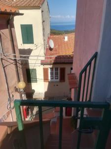 A balcony or terrace at La Fortezza