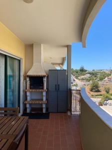アルマカオ・デ・ペラにあるXperience Algarve - Ocean Terraceのバルコニー(冷蔵庫、コンロ付)