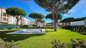 Hồ bơi trong/gần Apartamento con piscina cerca de la playa