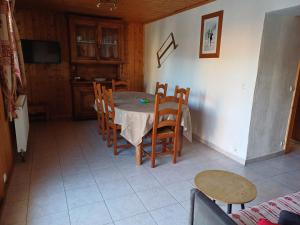 Telewizja i/lub zestaw kina domowego w obiekcie chalet Mont-Blanc