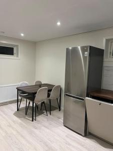 Kuchyň nebo kuchyňský kout v ubytování Eget hus i Linköping västra
