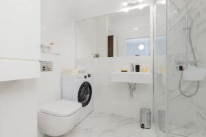 Koupelna v ubytování Herbu Korczak 4 - studio next to Medicover/Paley + 24 fotografií