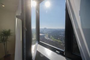 Svalir eða verönd á Victor Nest Double Room Apartment