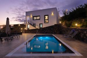 Basen w obiekcie Villa La Graja by Huskalia - private pool lub w pobliżu