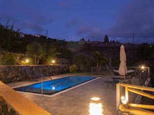 Basen w obiekcie Villa La Graja by Huskalia - private pool lub w pobliżu