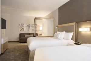 Postel nebo postele na pokoji v ubytování SpringHill Suites by Marriott Allentown Bethlehem/Center Valley