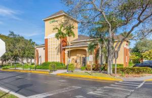a large building with a street in front of it at Extended Stay America Suites - Fort Lauderdale - Tamarac in Fort Lauderdale