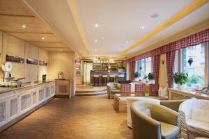 A kitchen or kitchenette at Alphotel Mittersill # inklusive Sommercard #