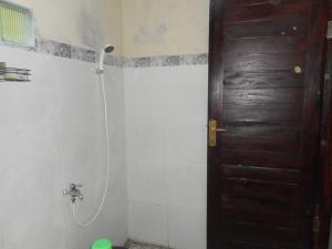 Ένα μπάνιο στο Jro Pesimpangan Homestay +31 φωτογραφίες