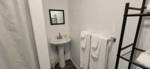 New Private Cozy Studio Self CheckIn- Apt 3にあるバスルーム