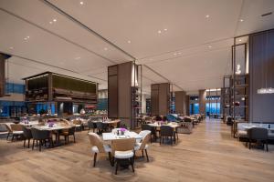 Restaurace v ubytování 宁波东钱湖望岚酒店