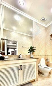 Bali Style Luxury View Talay POOL VILLA close to Beach & Walking Street的休息区