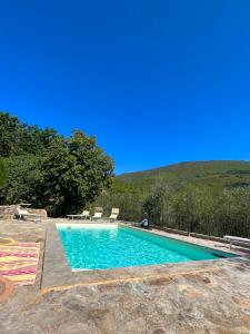 Bazén v ubytování Agriturismo Campo dei Lupi nebo v jeho okolí