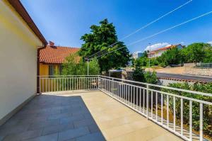 Fotografie z fotogalerie ubytování Apartment in Novi Vinodolski 39131 v destinaci Novi Vinodolski