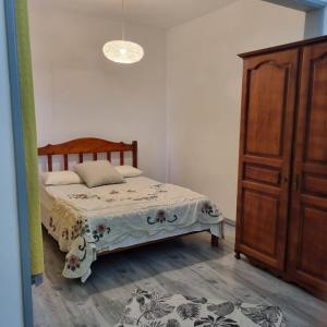 Ένα ή περισσότερα κρεβάτια σε δωμάτιο στο Coastal Comfort Villa