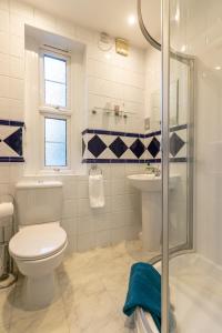 ห้องน้ำของ Experience Vibrant Covent Garden - The ZenScape by SmartStays