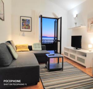 TV a/nebo společenská místnost v ubytování Apartments Tamaris